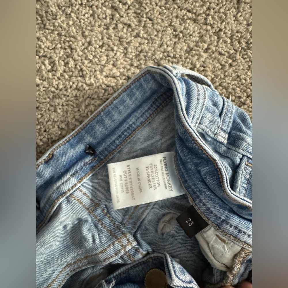 Buckle jeans